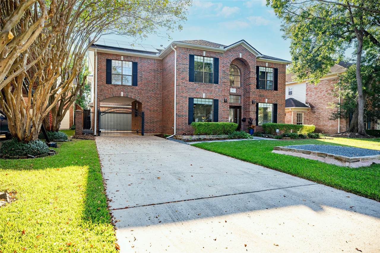 547 Lupin Street - Photo 1