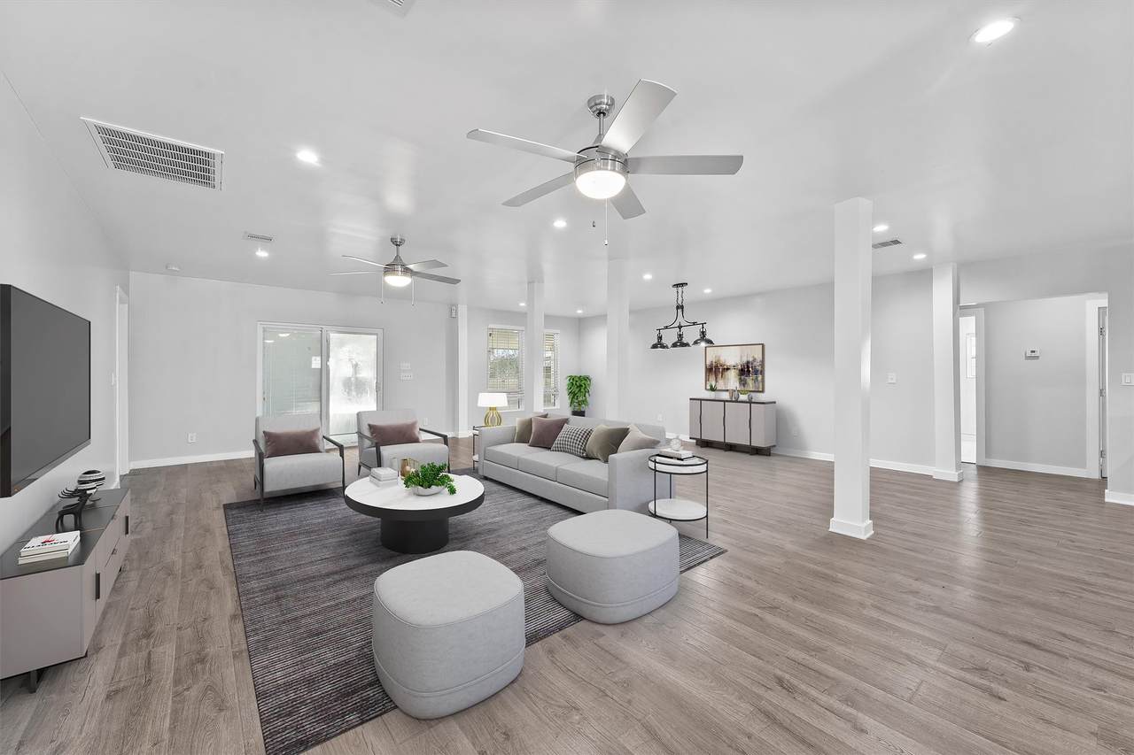 381 County Road 3404 - Photo 1