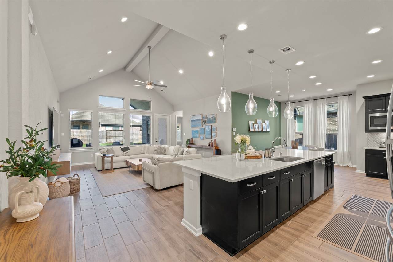 1719 Manderley Drive - Photo 1