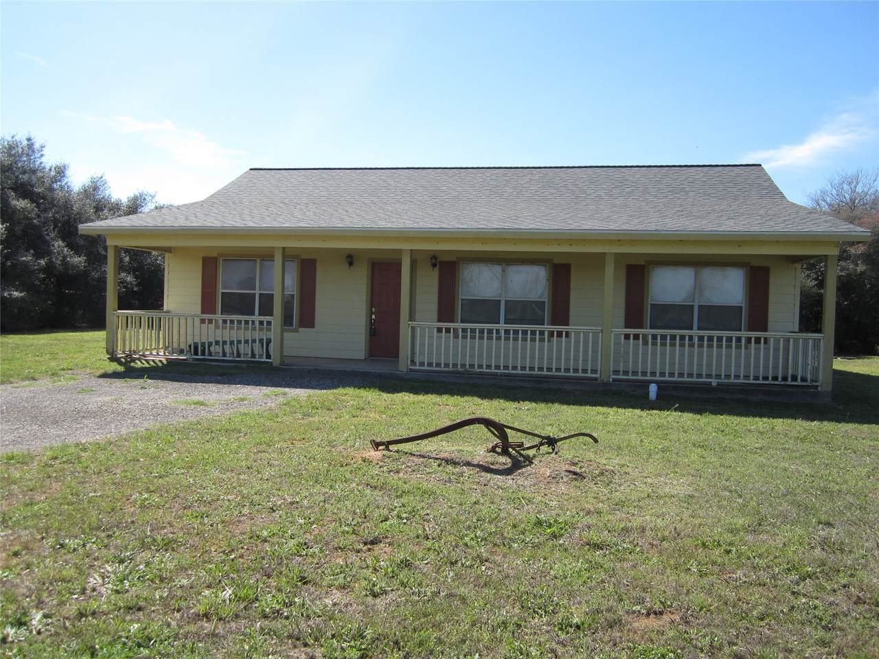 20697 Pierceall Road - Photo 1