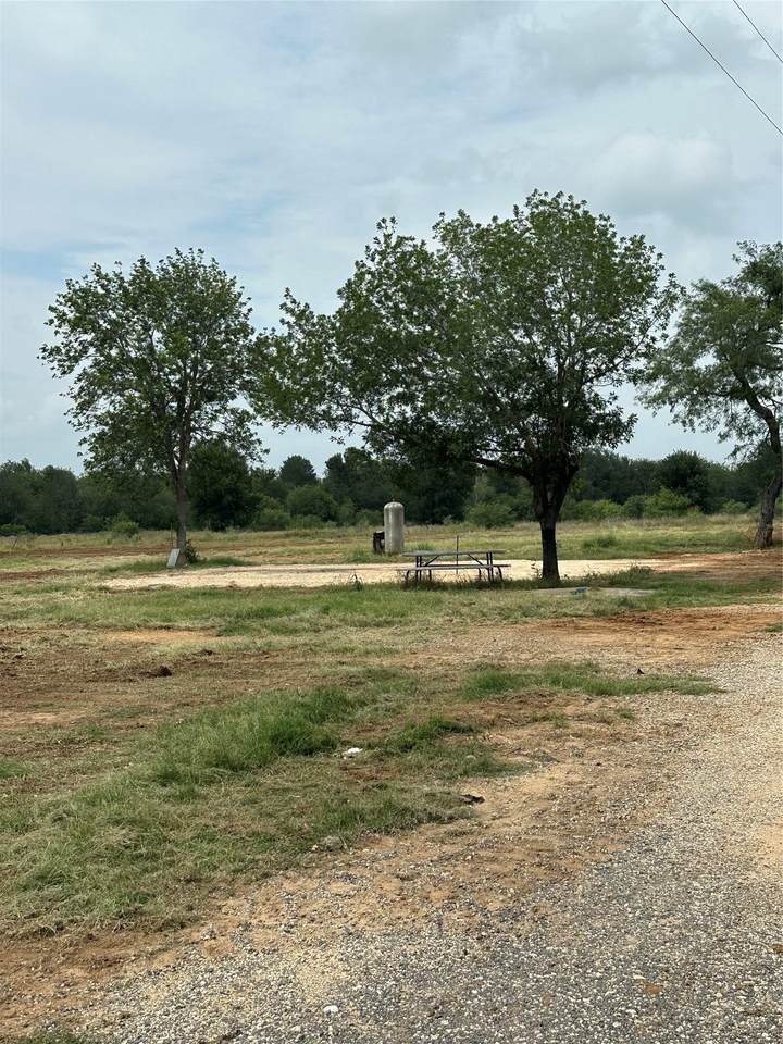 1842 Kelly Rd - Photo 1