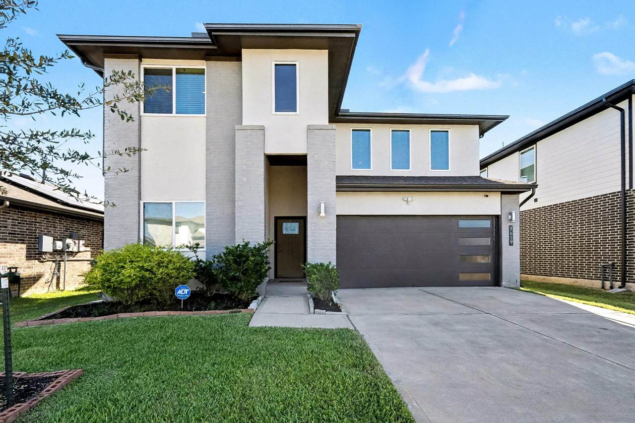 7419 Rainham Valley Lane - Photo 1