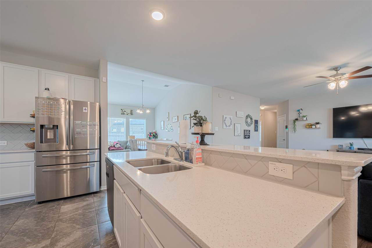 2446 Palisade Crest Drive - Photo 1