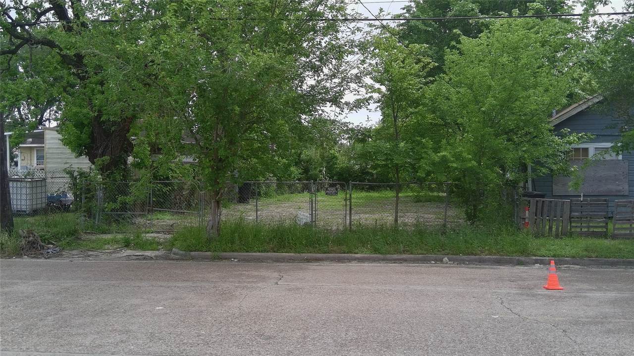 3240 Holman Street - Photo 1