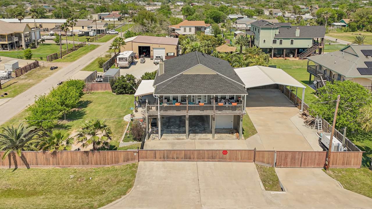 939 8th Street - Photo 1