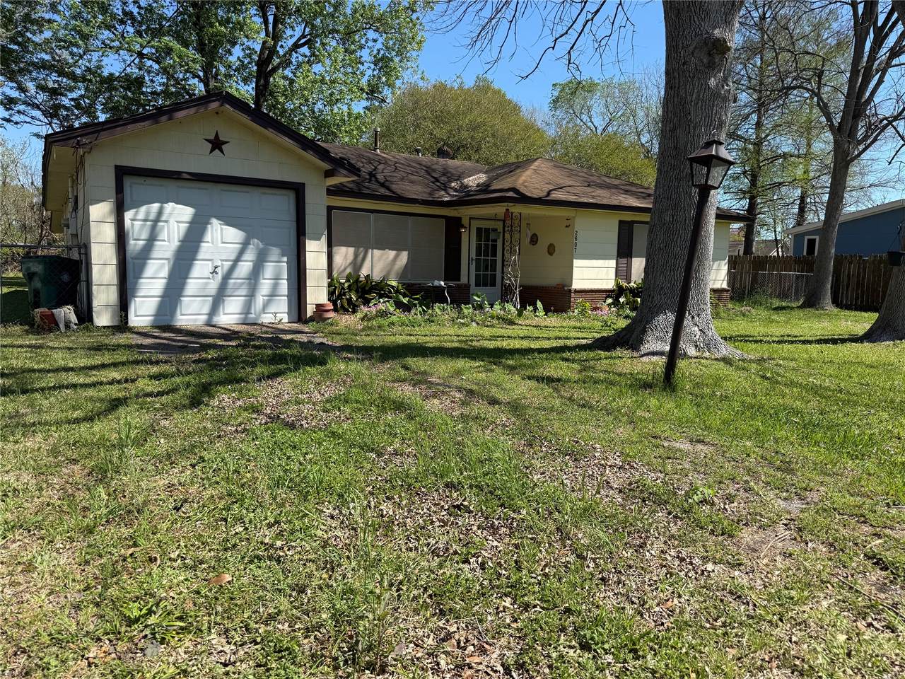 2607 Lilac Street - Photo 1