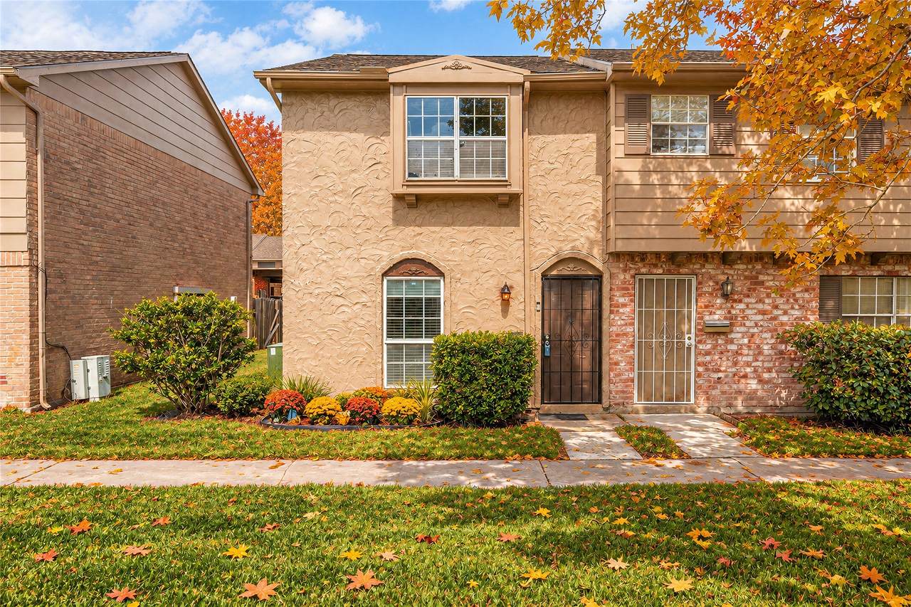 7272 Crownwest Street - Photo 1