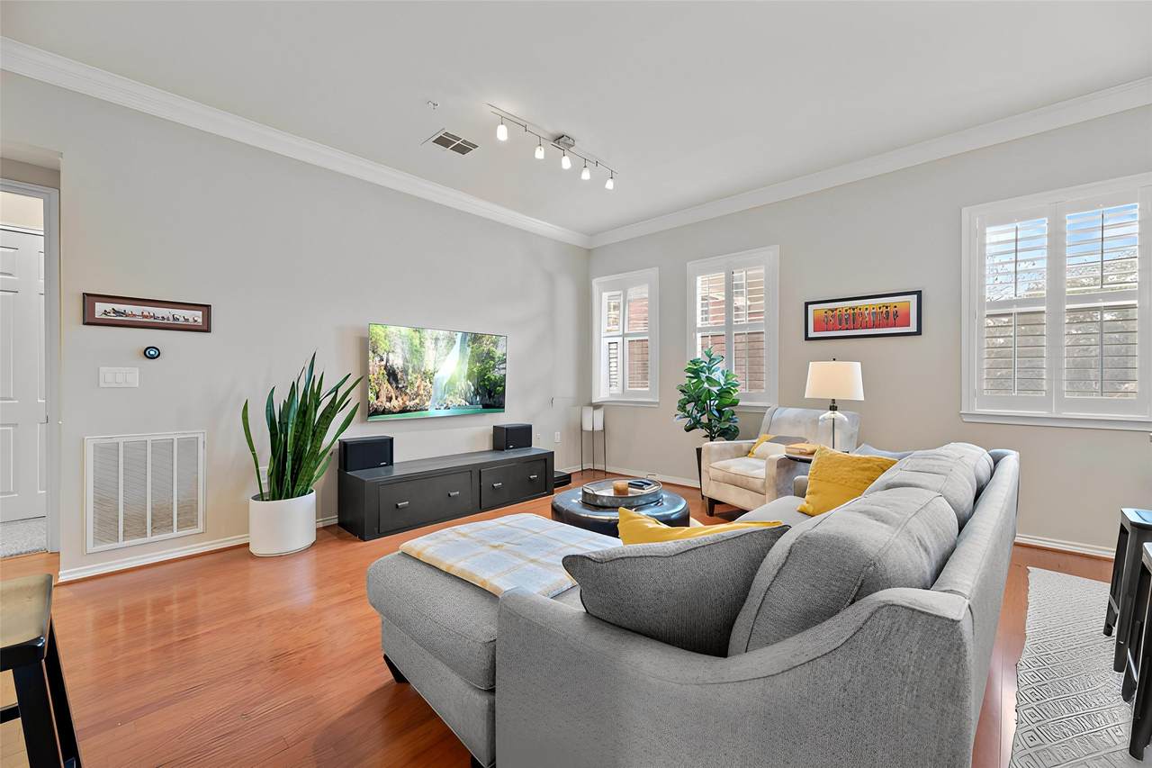 2400 Mccue Road - Photo 1