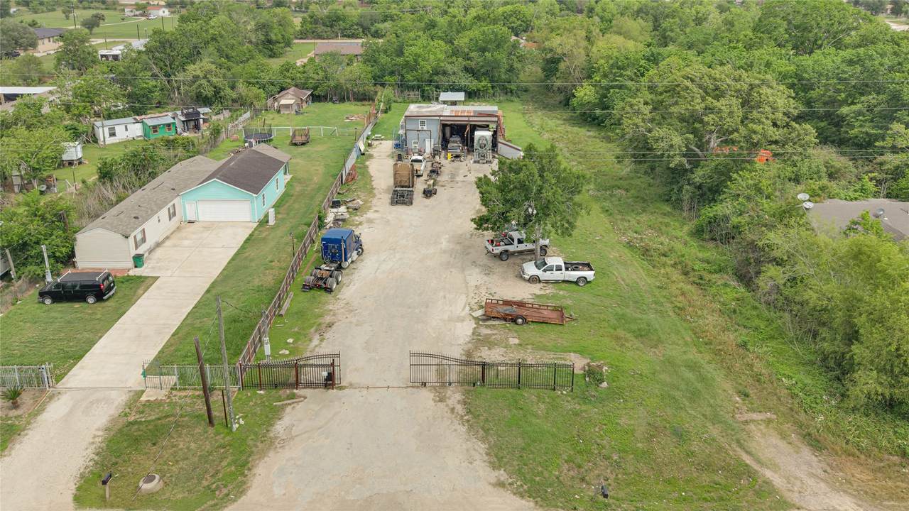 811 Coen Road - Photo 1