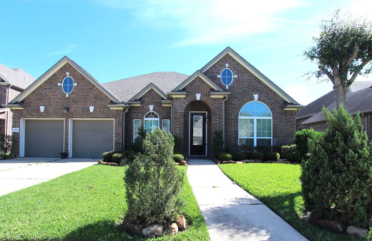 2209 Rocky Shores Lane - Photo 1