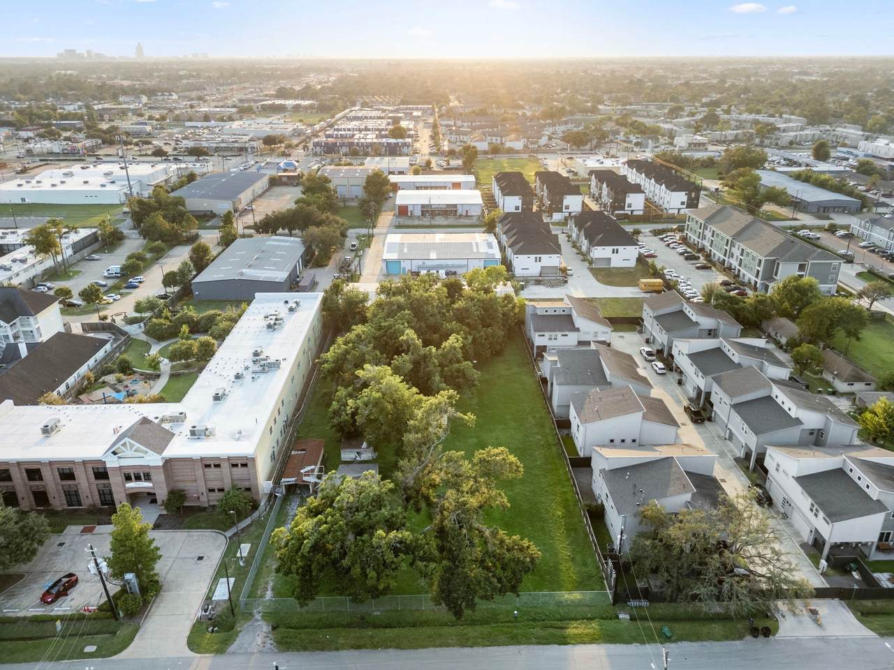 1911 Jacquelyn Drive - Photo 1