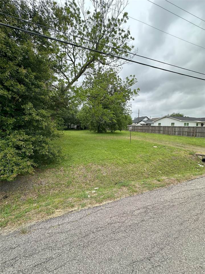 920 39th Street - Photo 1
