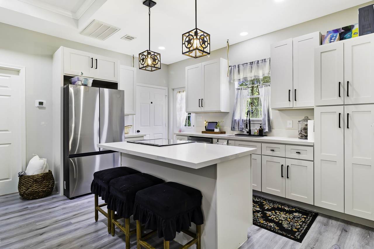 161 Seminole Circle - Photo 1
