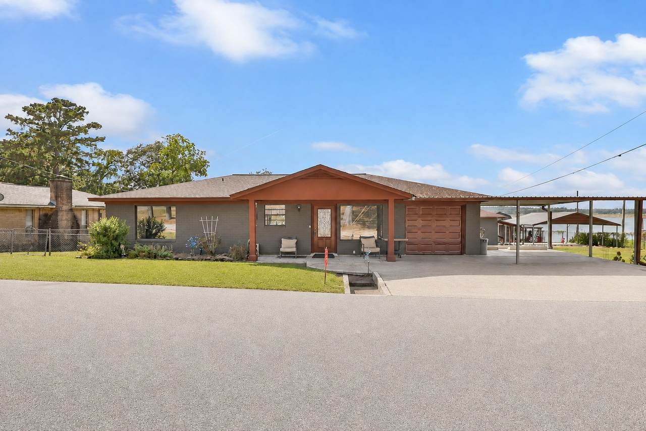 406 Kickapoo Drive - Photo 1