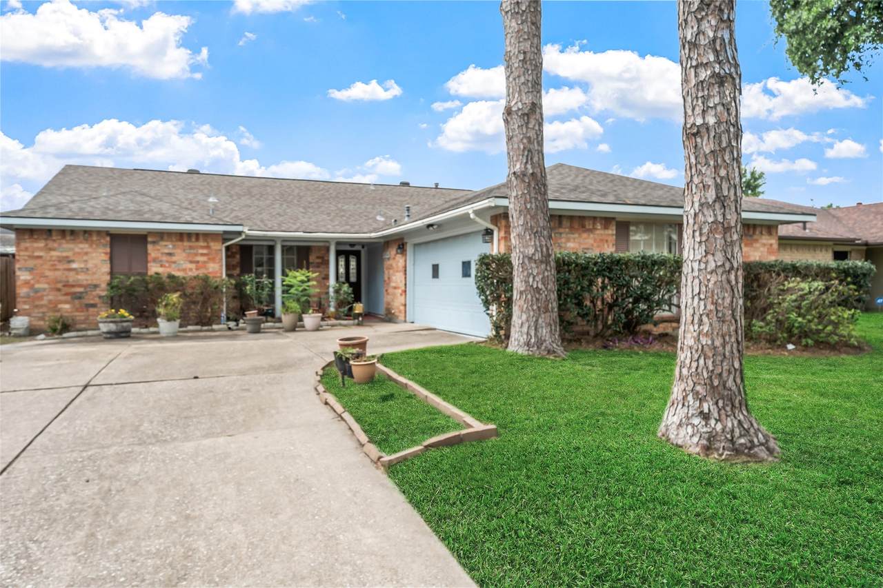 5523 Greenhill Forest Drive - Photo 1