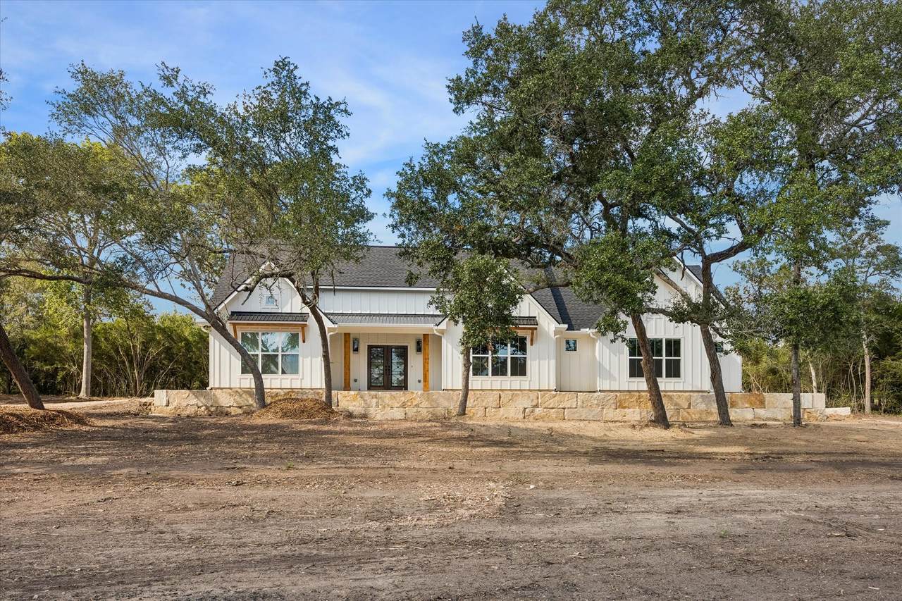 107 Woodland Creek Lane - Photo 1