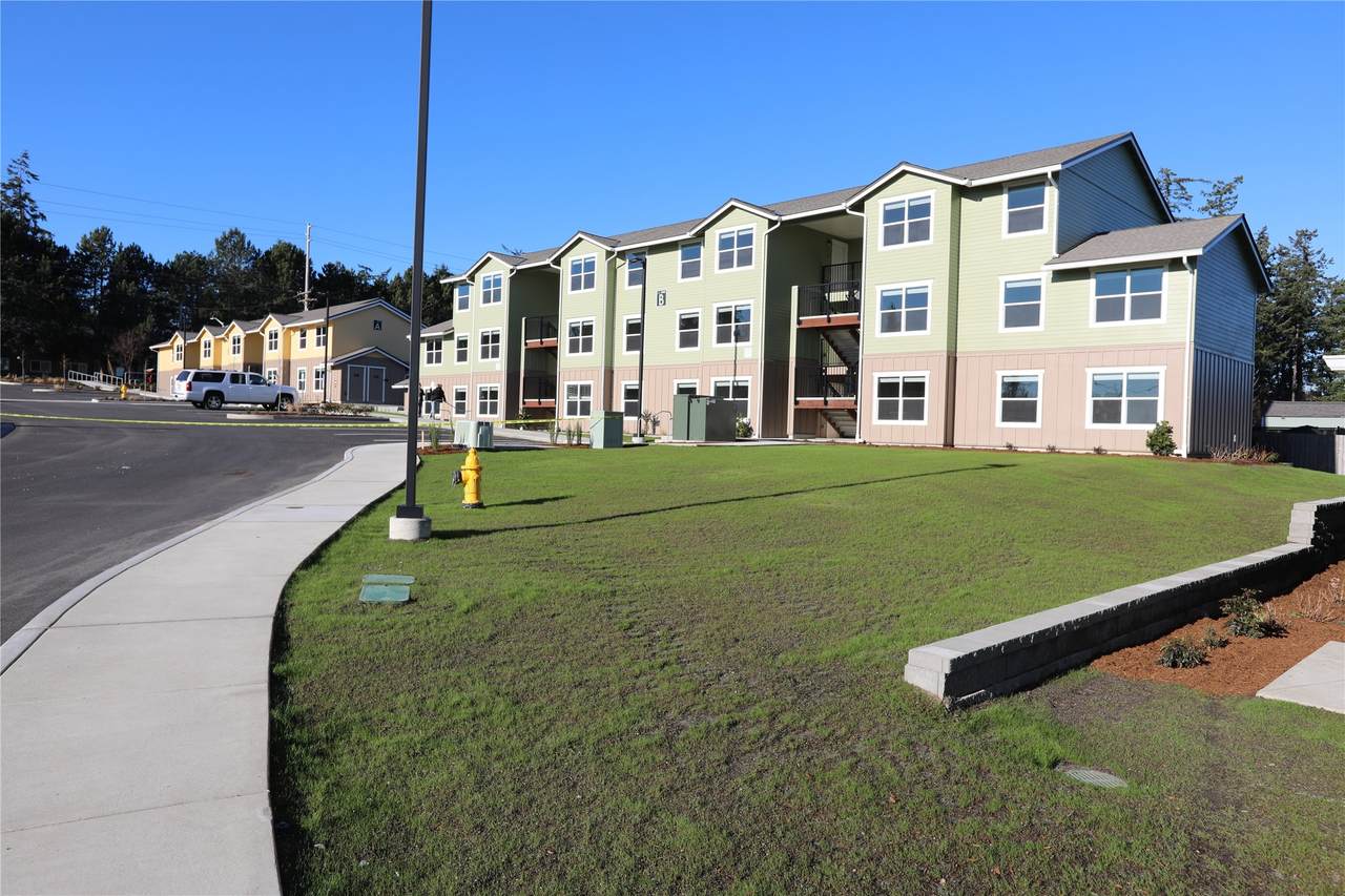 900 Oak Harbor St - Photo 1