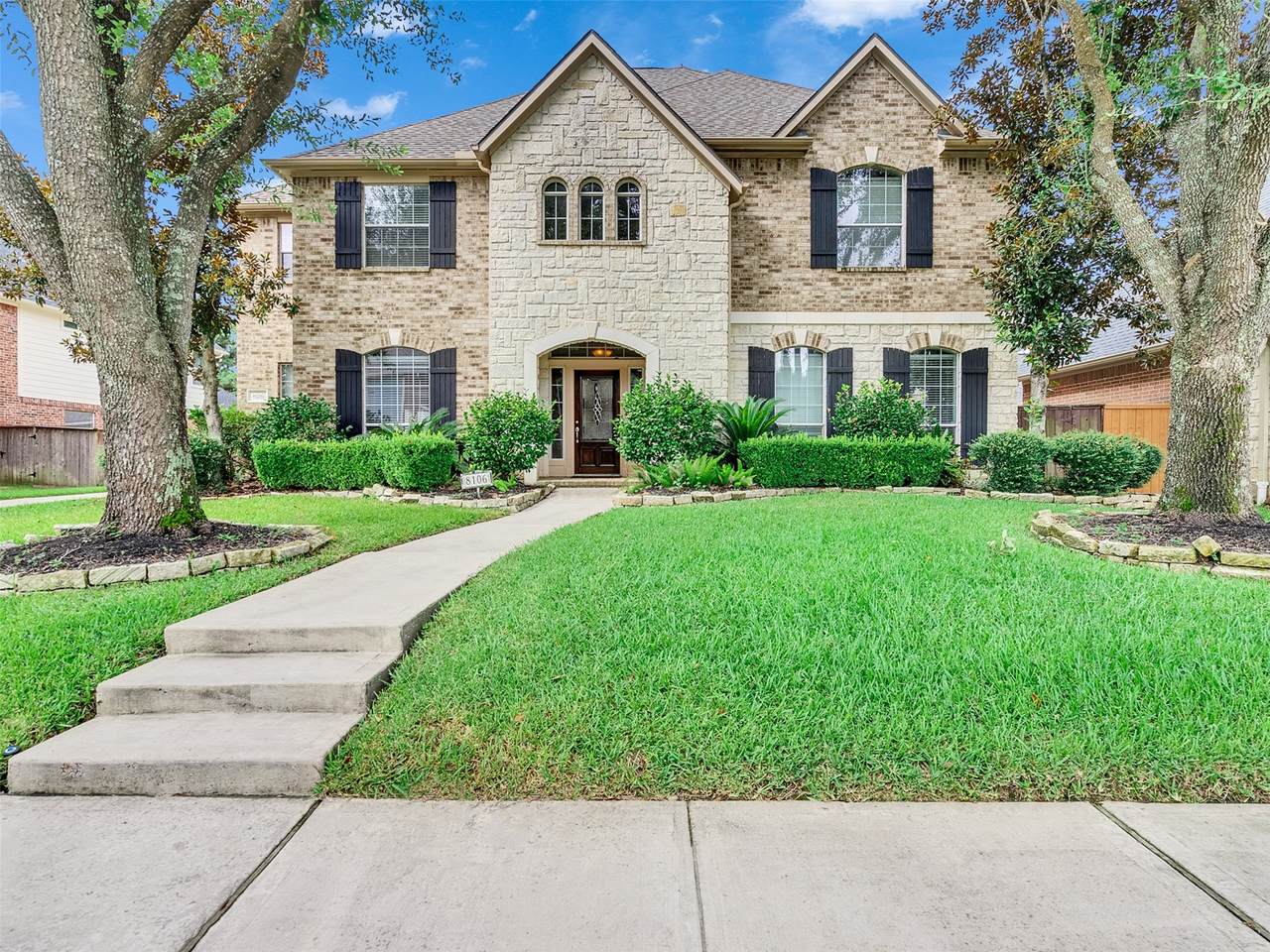 8106 Clearwater Crossing - Photo 1
