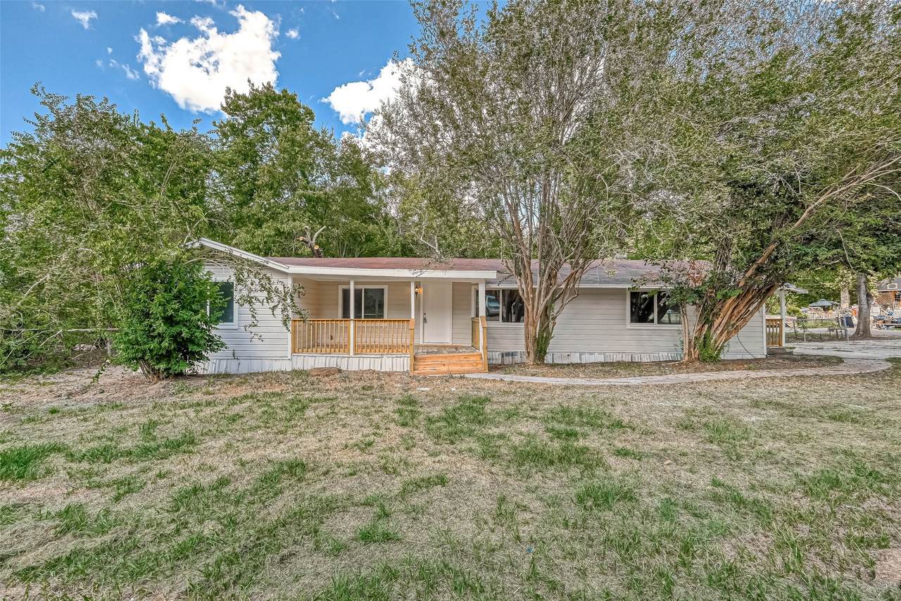 10694 Pine Street - Photo 1