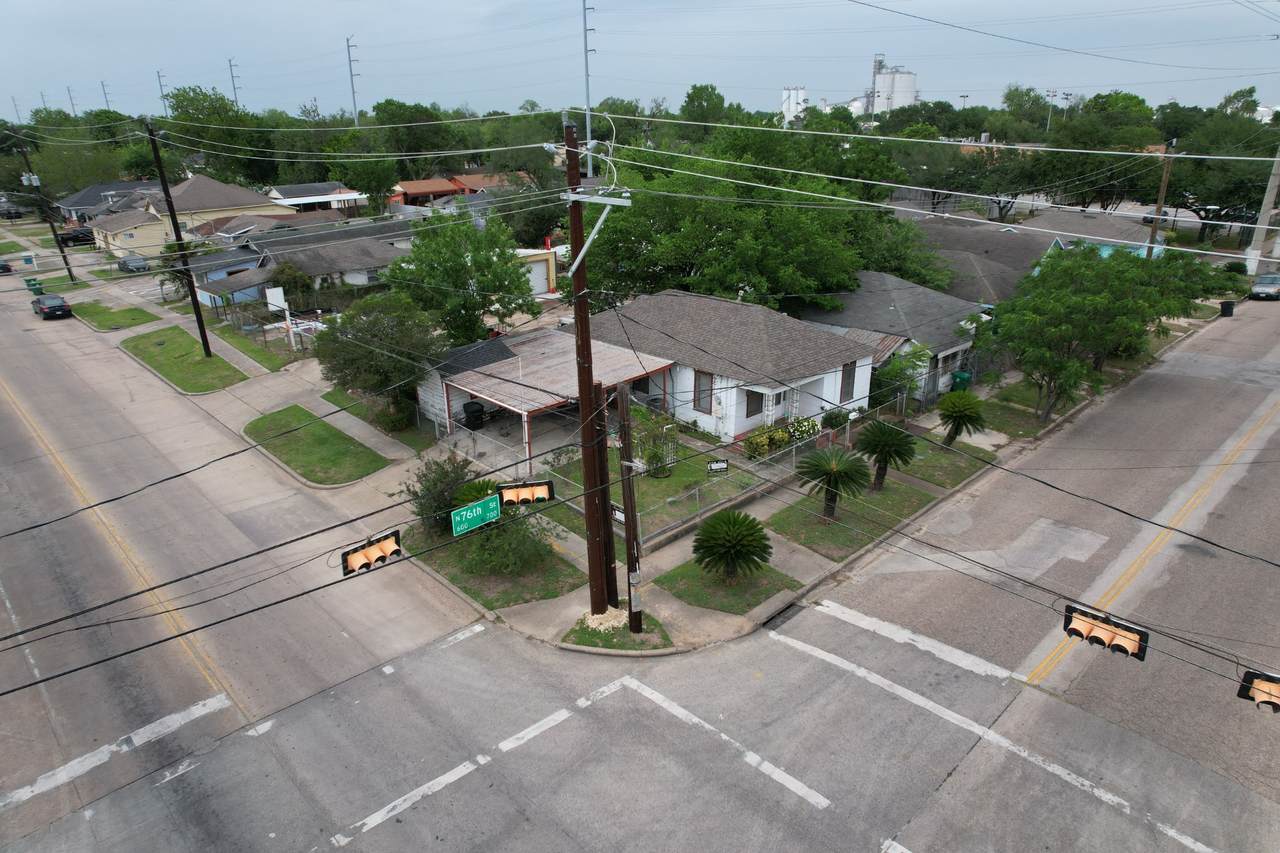 703 76th Street - Photo 1