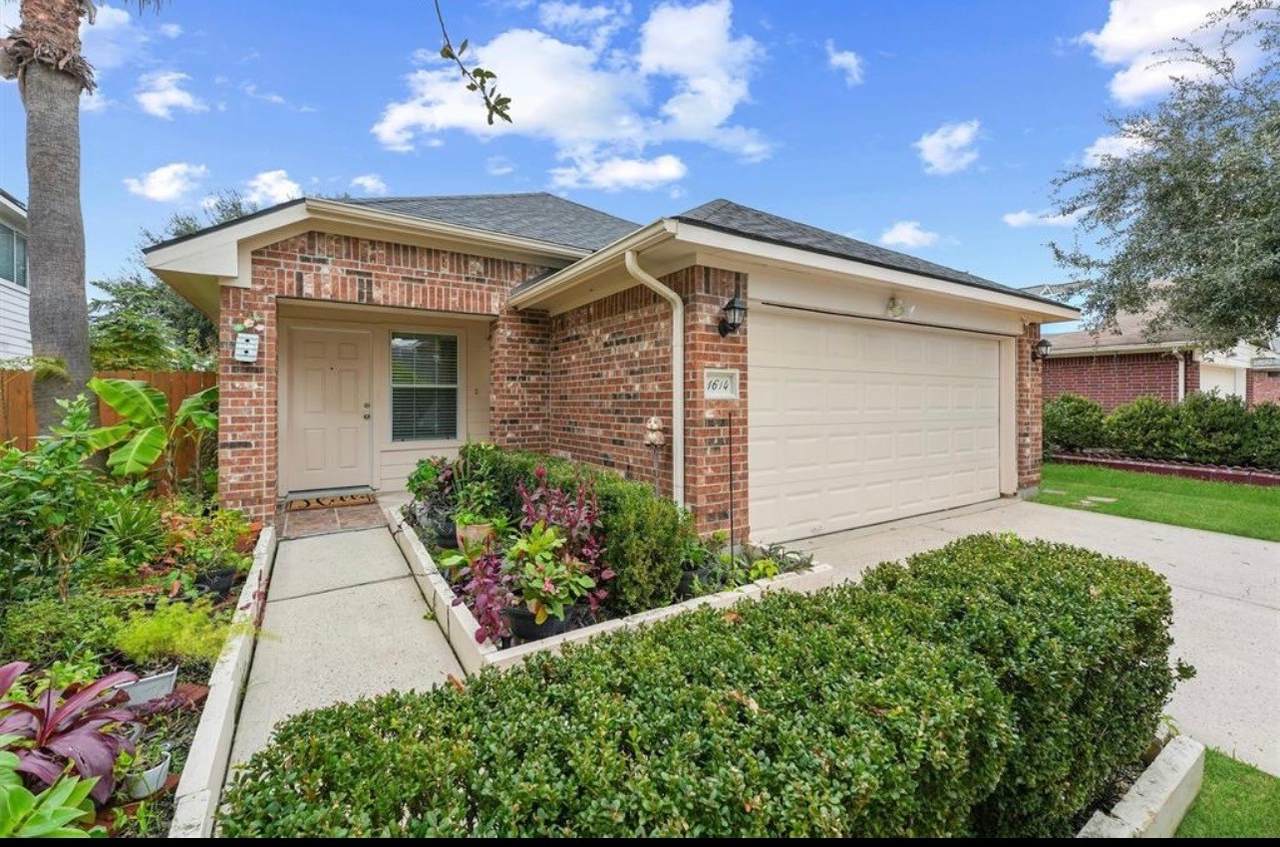 1614 York Creek Drive - Photo 1