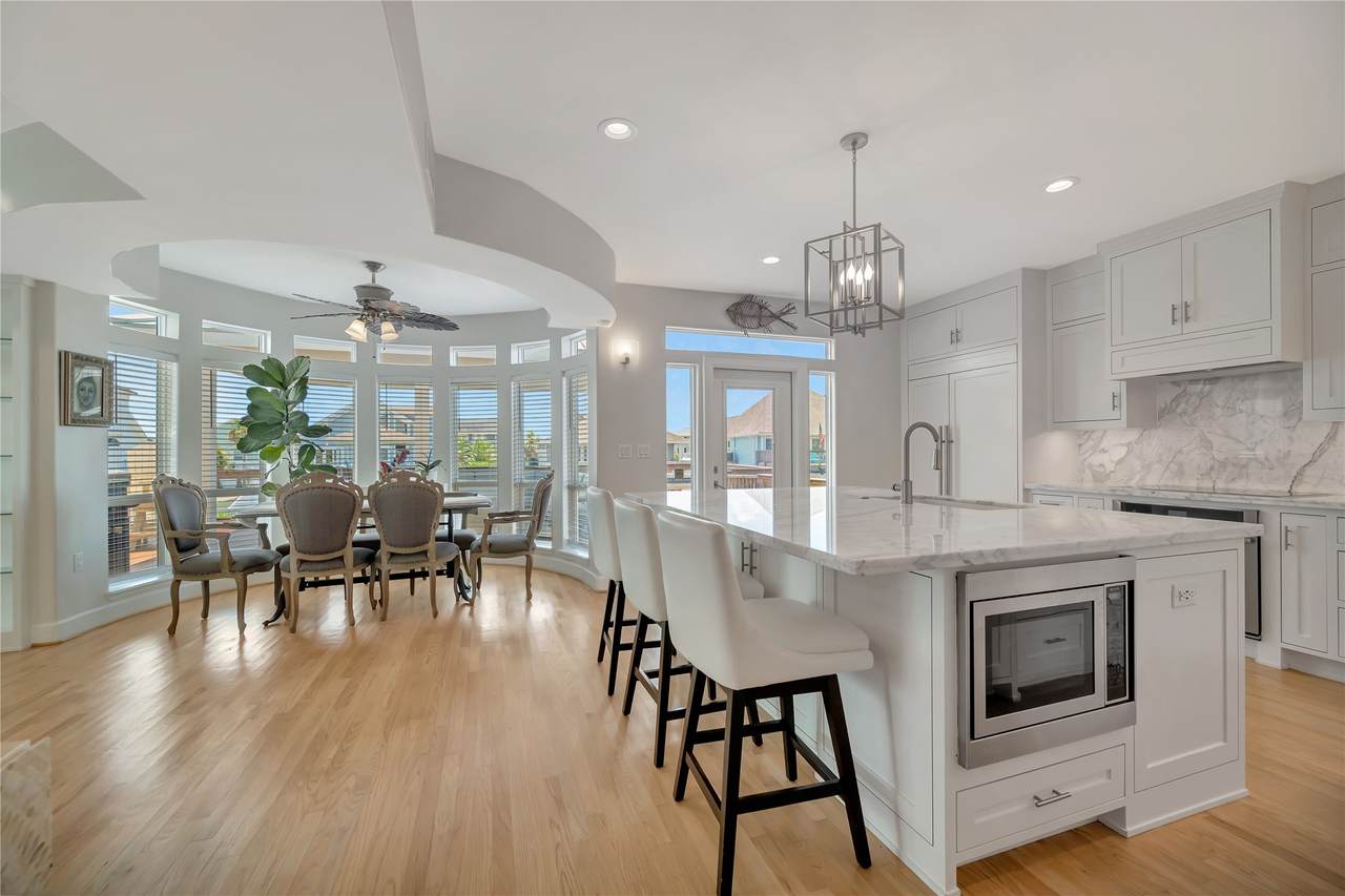 1303 Outrigger - Photo 1