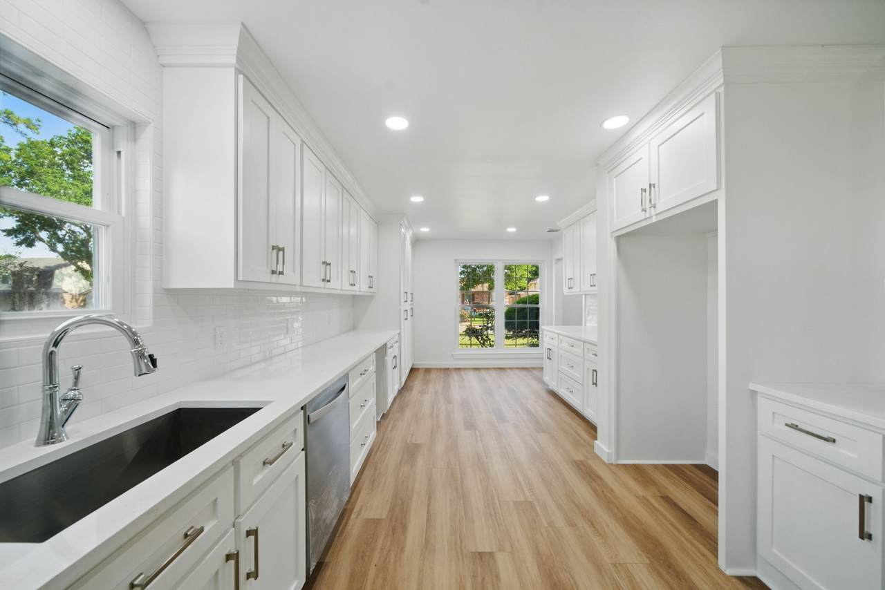 9711 Derrik Drive - Photo 1