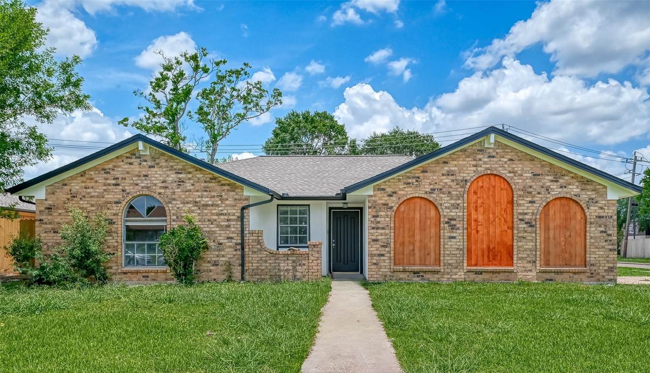 4917 Fairvent Street - Photo 1