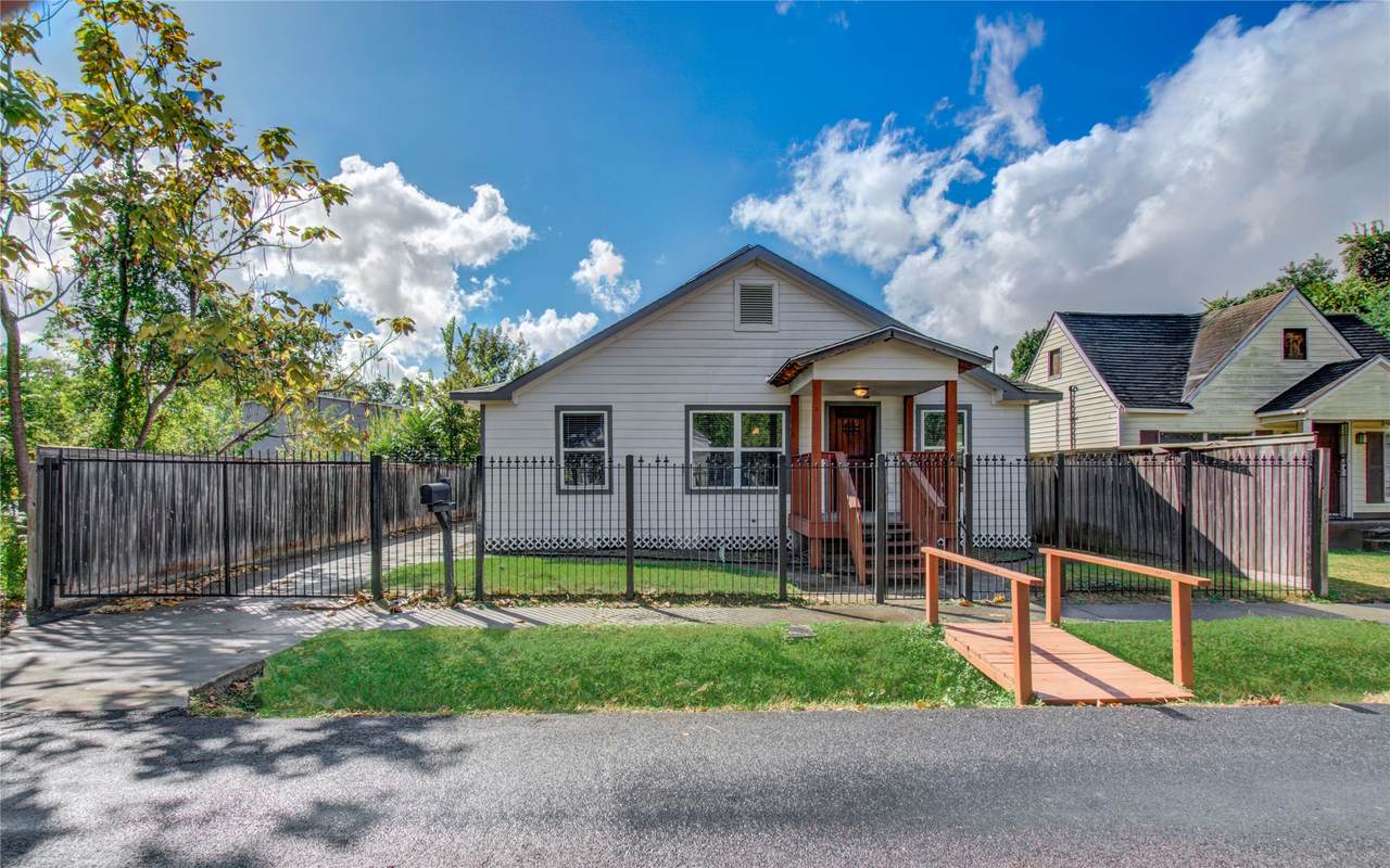 3060 Noble Street - Photo 1