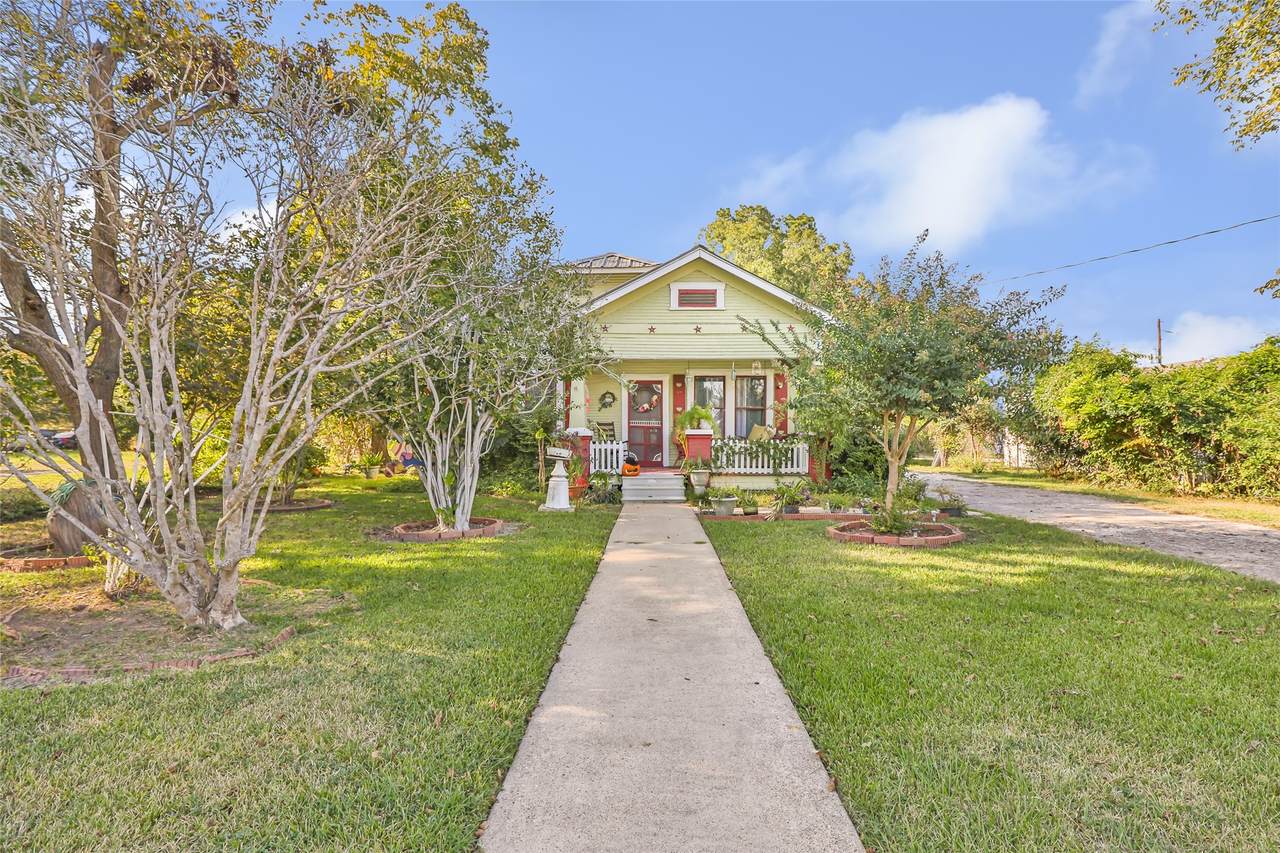 200 Linney Street - Photo 1