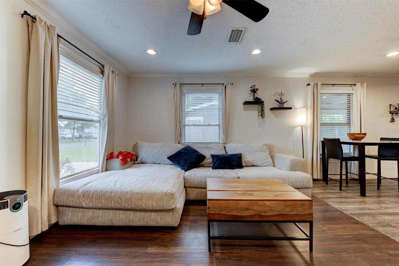 708 Gresham Street - Photo 1