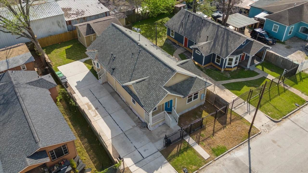 7112 Avenue L - Photo 1