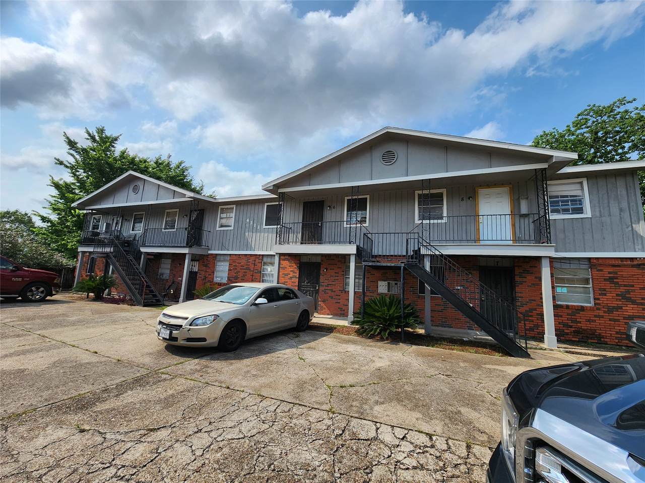 4311 Yellowstone Boulevard - Photo 1