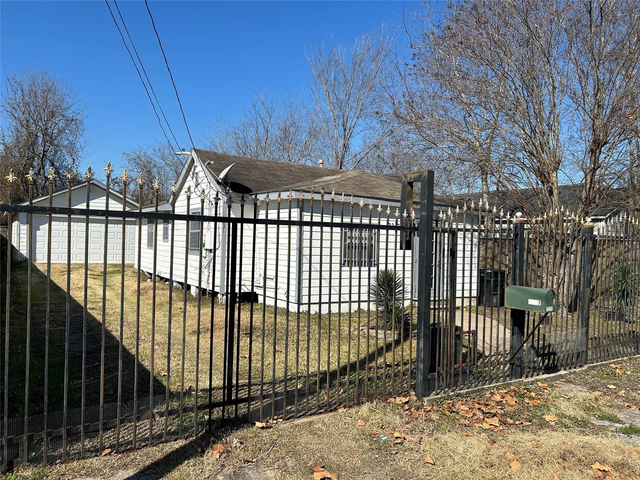 2217 Chew Street - Photo 1