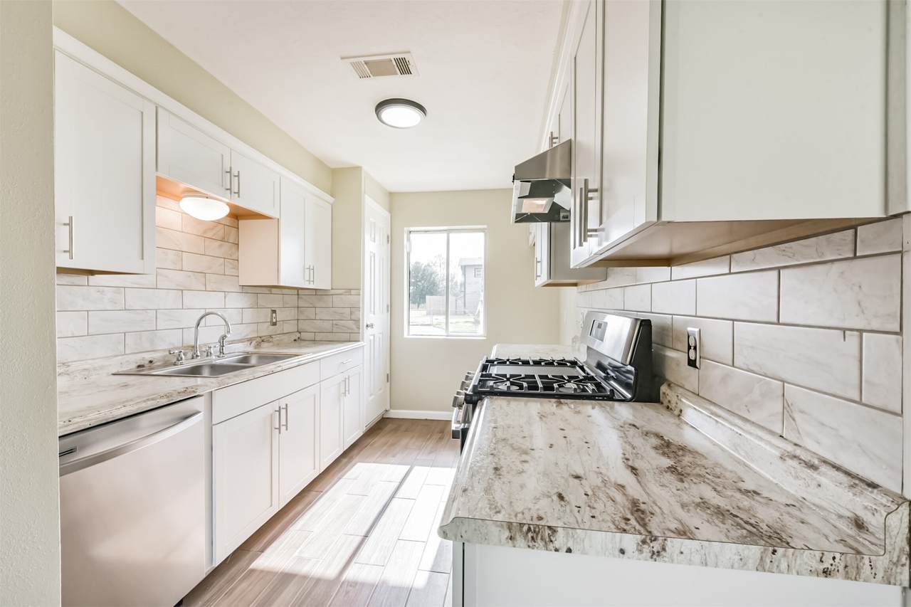 2390 Sarah Street - Photo 1