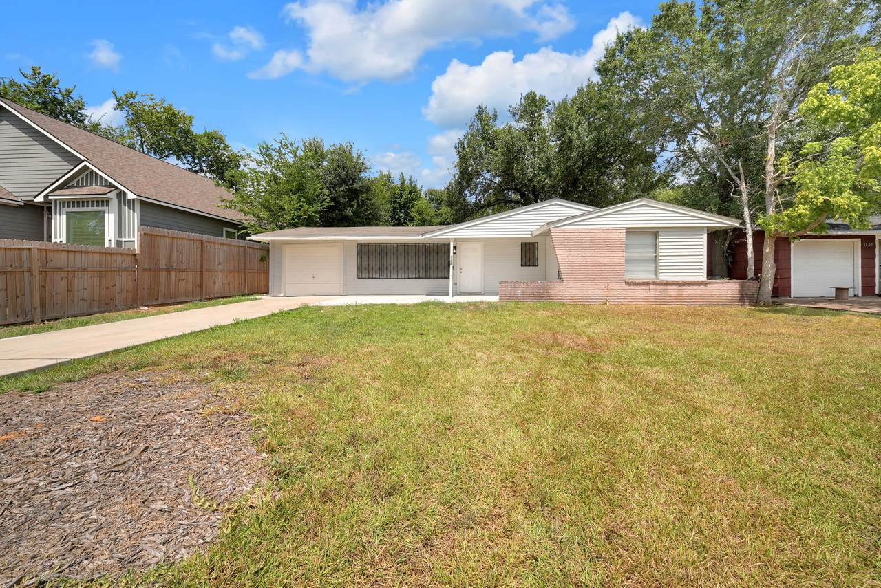 5831 Lyndhurst Street - Photo 1