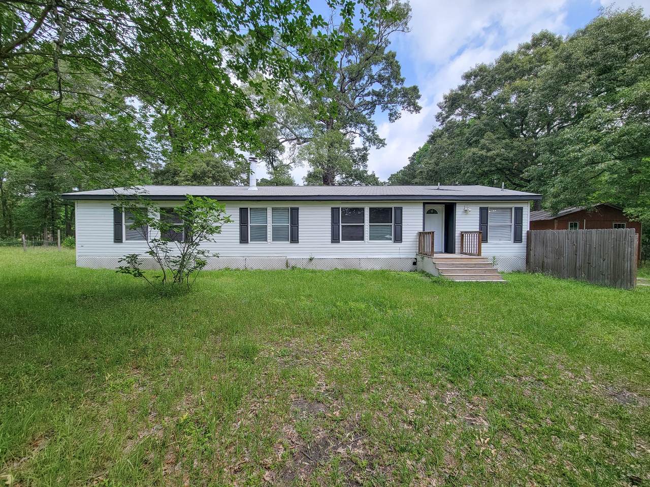 20284 Forest Woods Lane - Photo 1