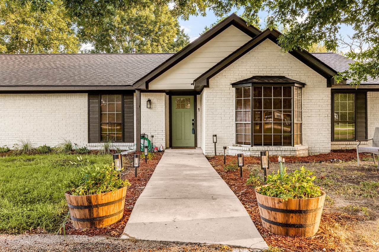 805 Redberry Hill Road - Photo 1