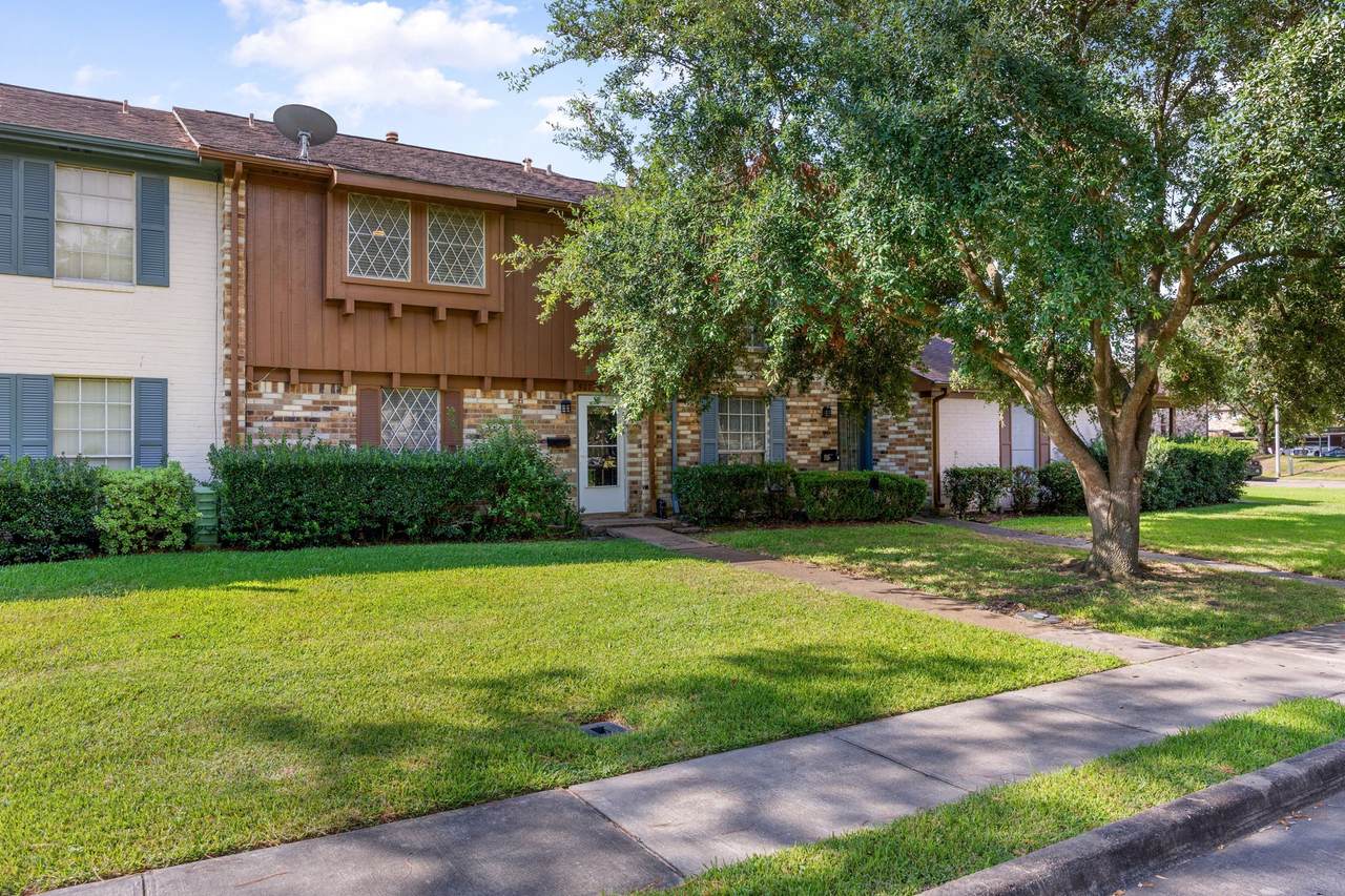 907 Garden Walk Drive - Photo 1