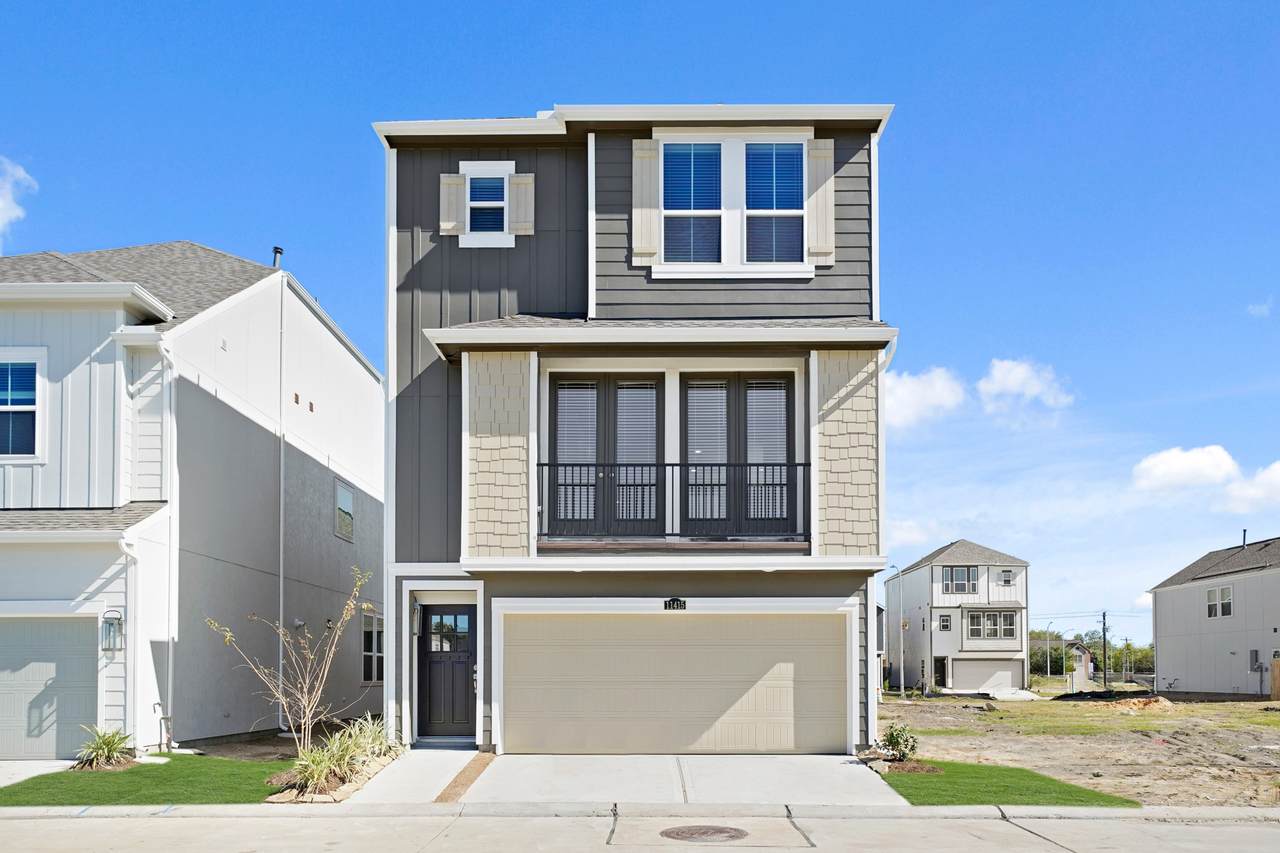 11415 Blossom Square Street - Photo 1