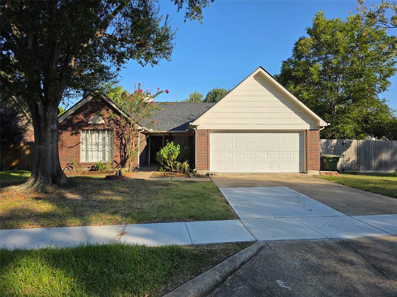 2215 Lady Leslie Lane - Photo 1