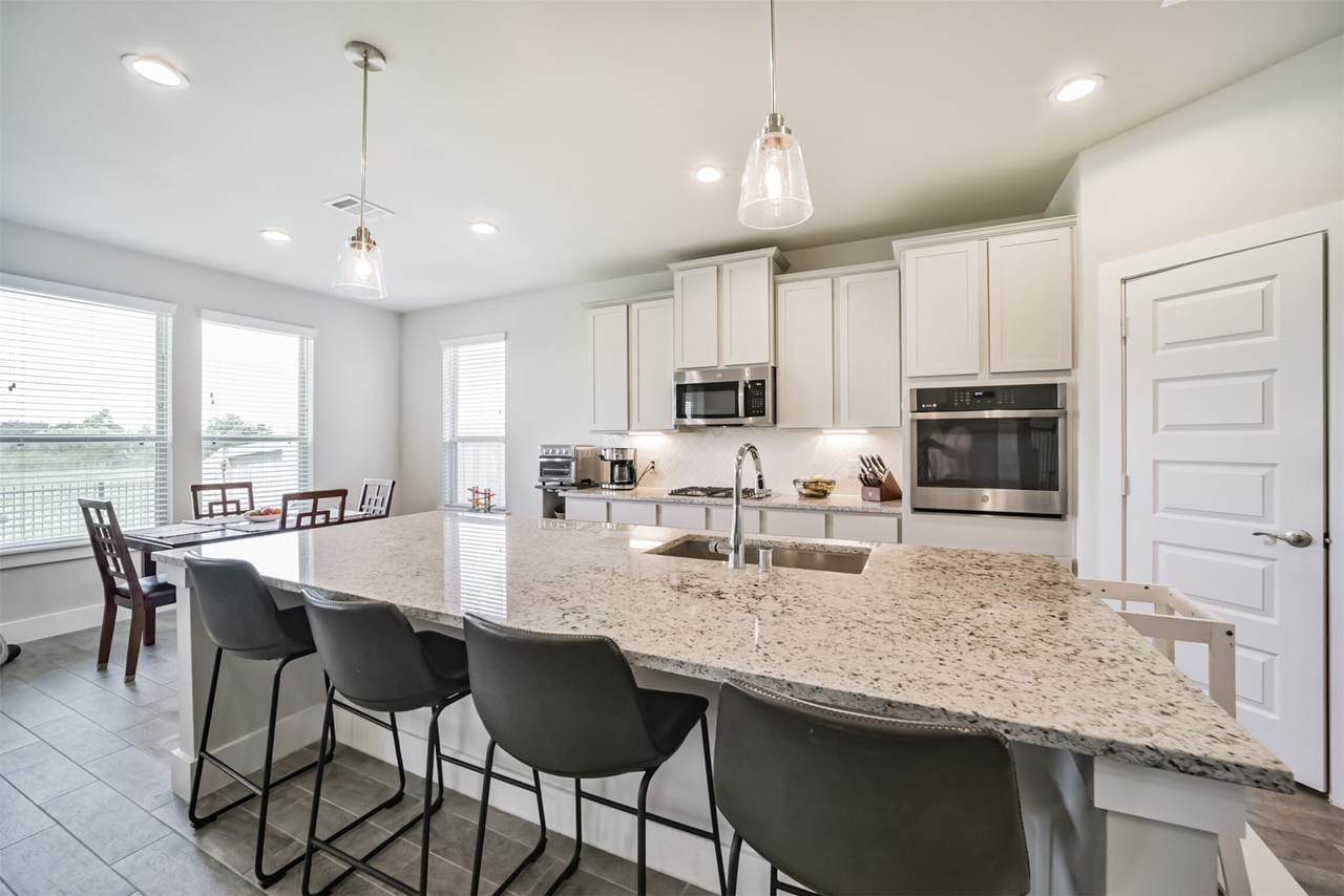 2527 Velvet Woods Lane - Photo 1