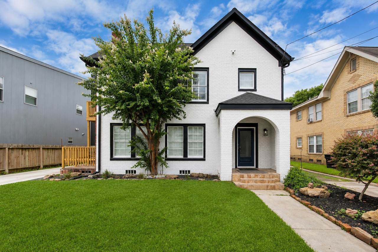 2116 Berry Street - Photo 1