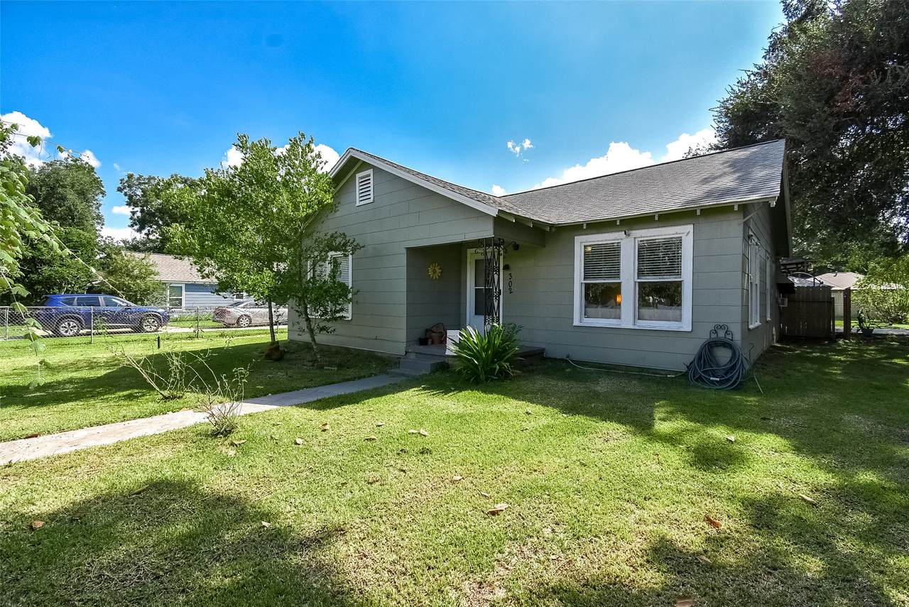 302 Damon Street - Photo 1