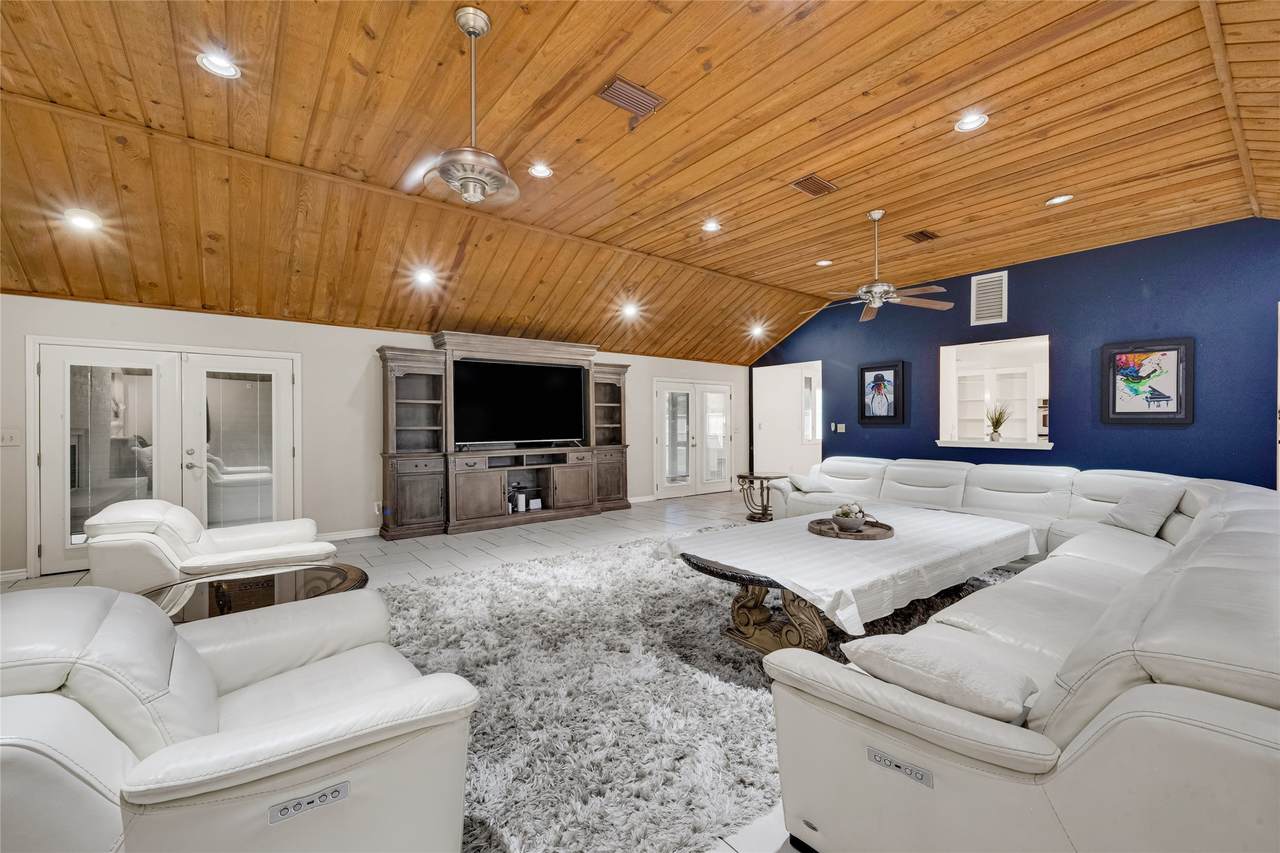 3123 Woodland Court - Photo 1