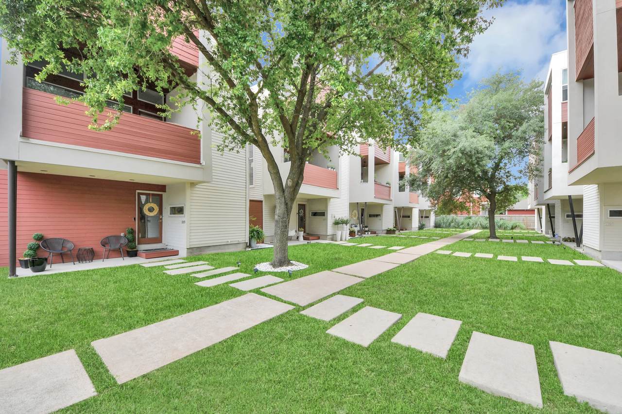 1113 17th Street - Photo 1
