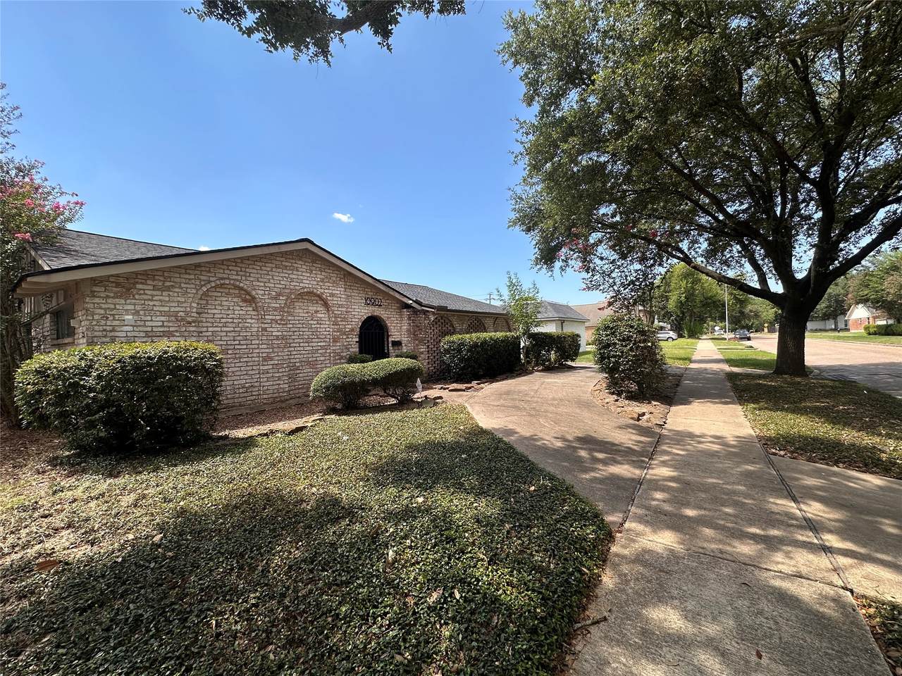 10902 Bob White Drive - Photo 1