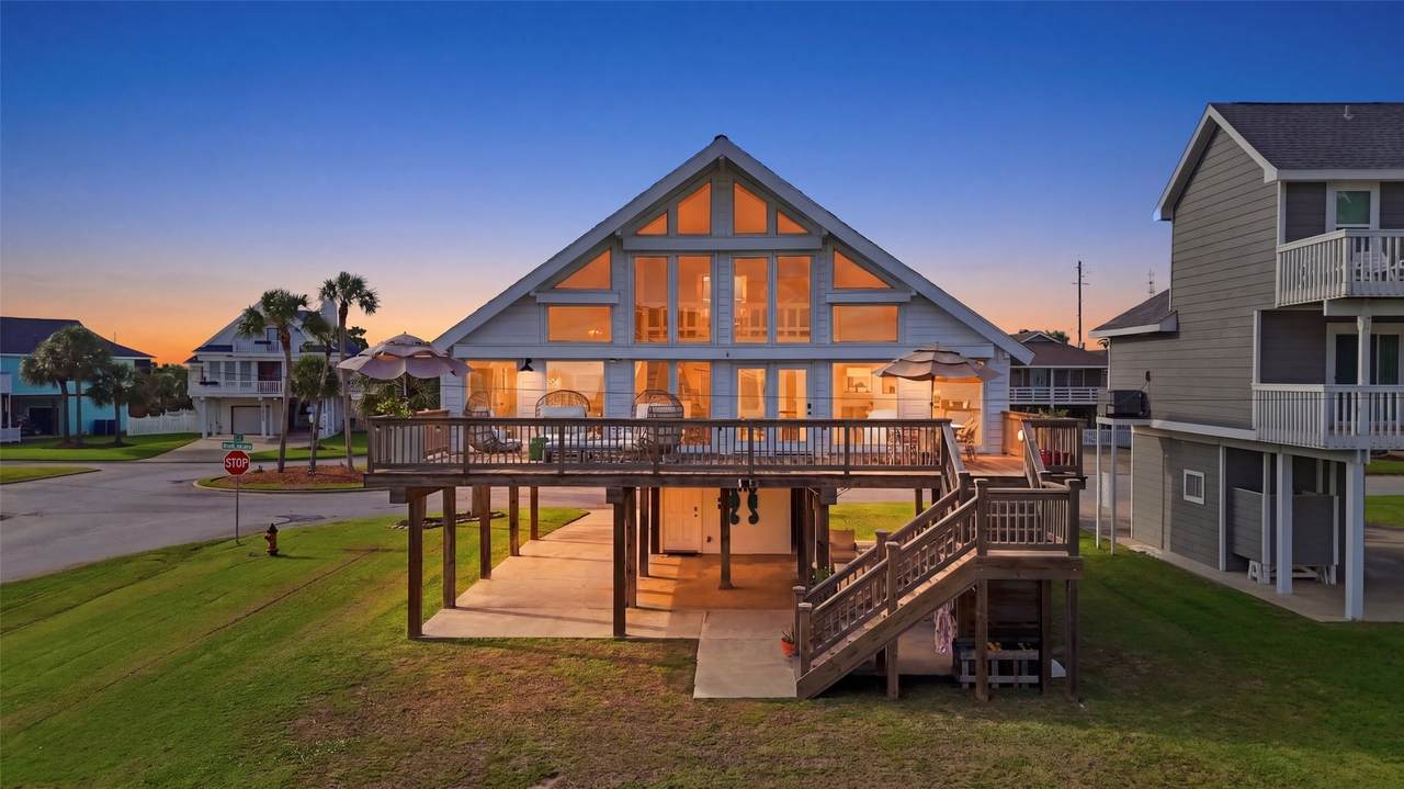 13839 Pirates Beach Boulevard - Photo 1