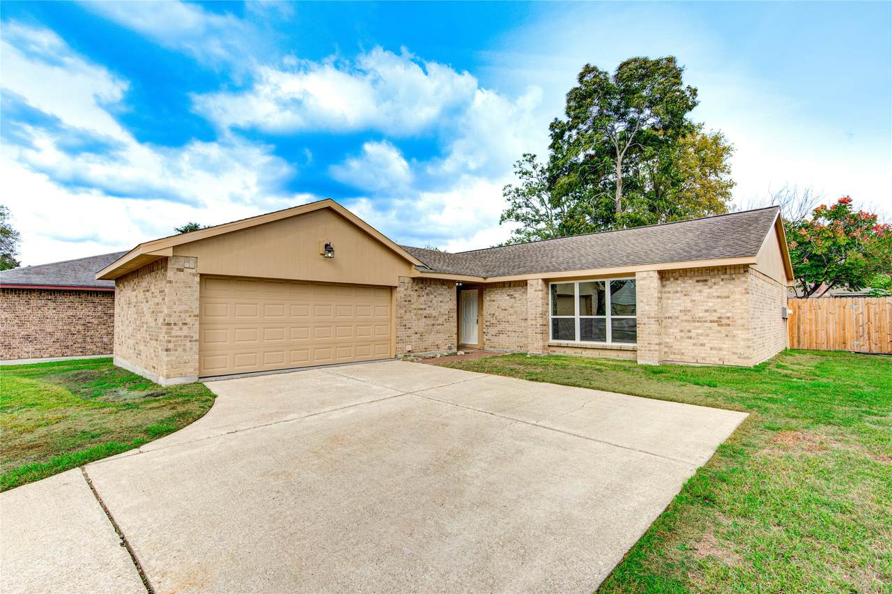328 Meadow Wood Court - Photo 1