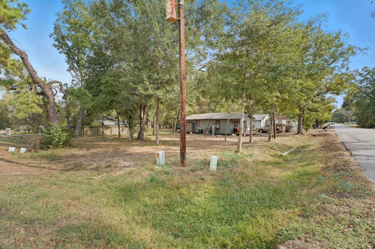 801 Avenue H - Photo 1